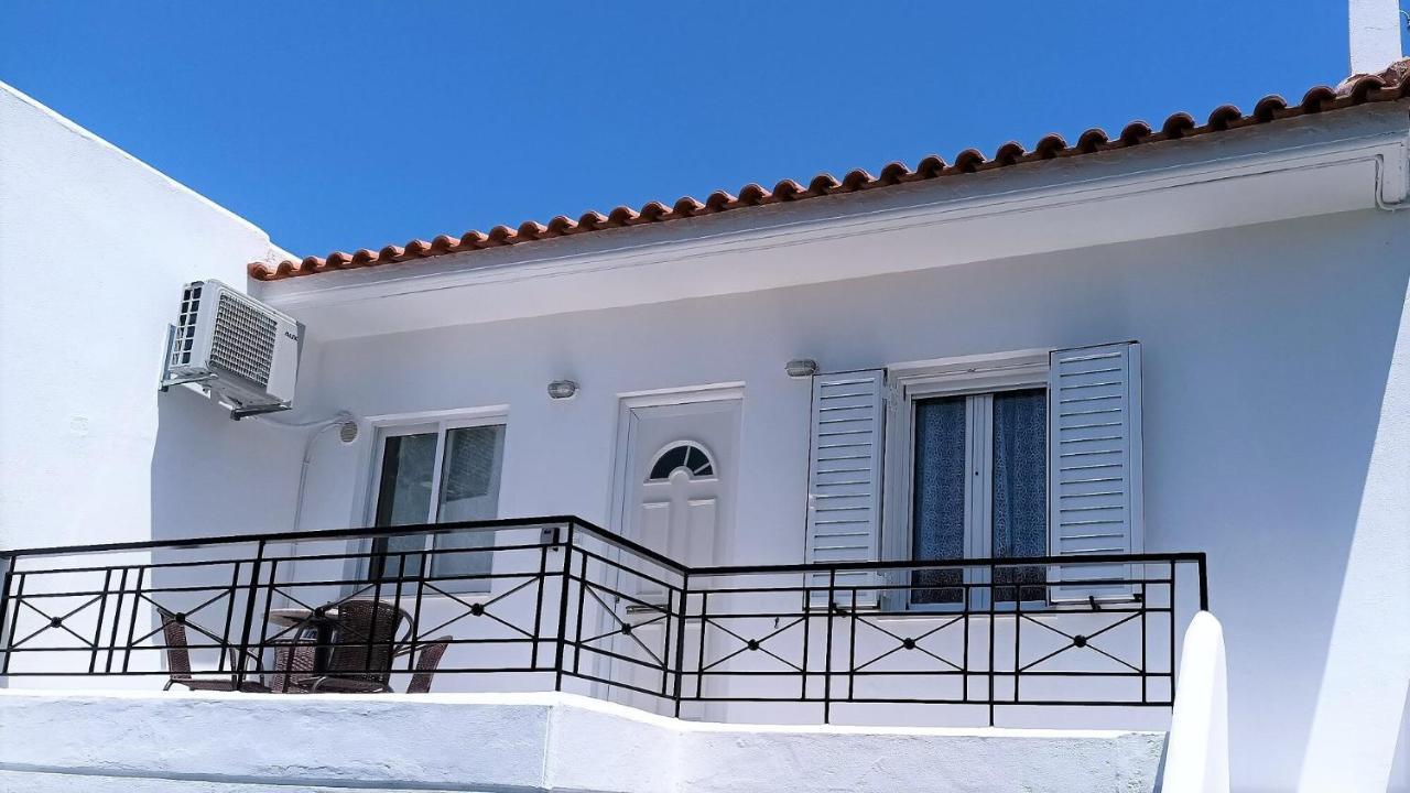 Dea Del Mare Complex In Front Of The Sea. Villa Sunion Exteriör bild