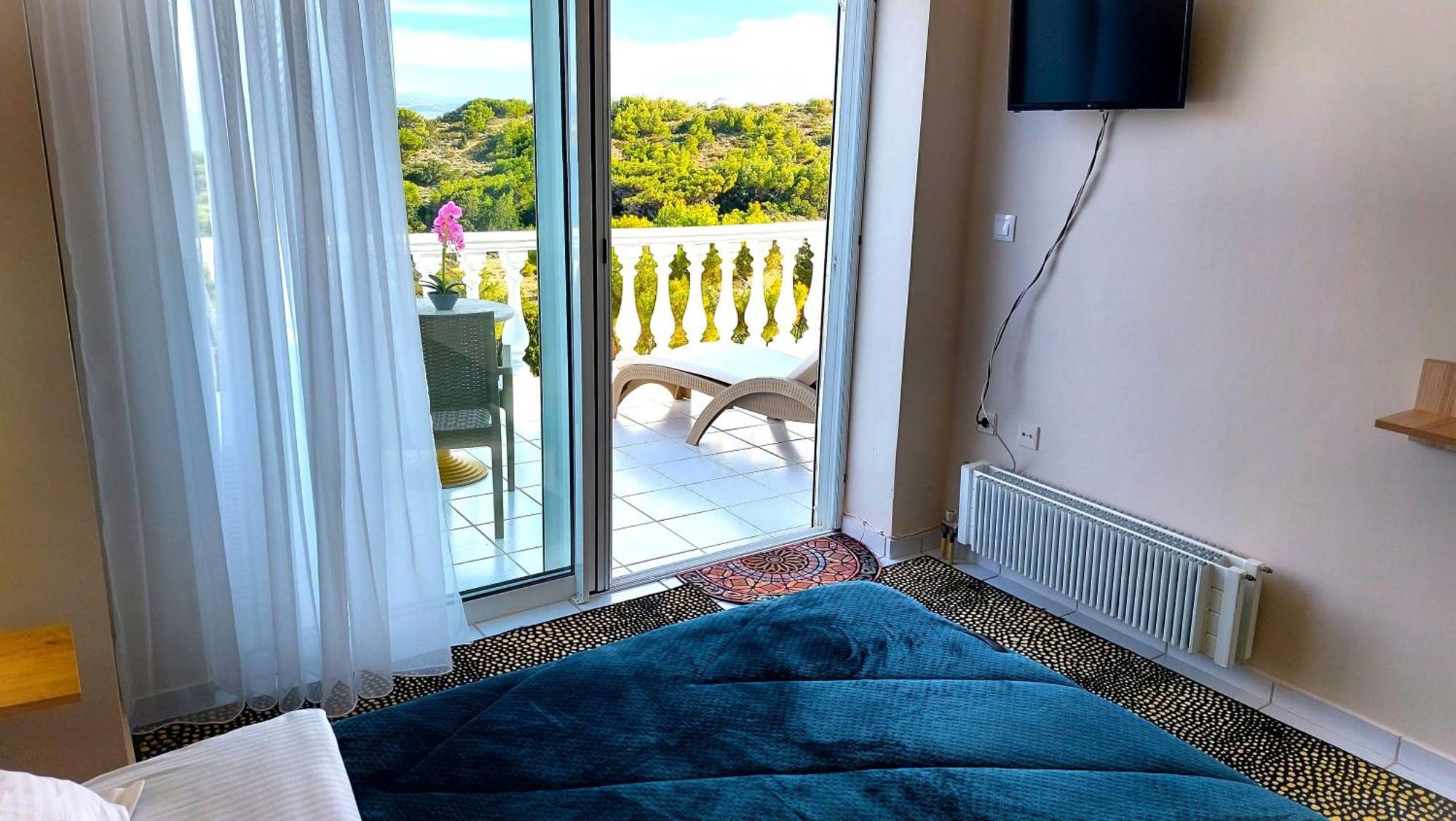 Dea Del Mare Complex In Front Of The Sea. Villa Sunion Exteriör bild